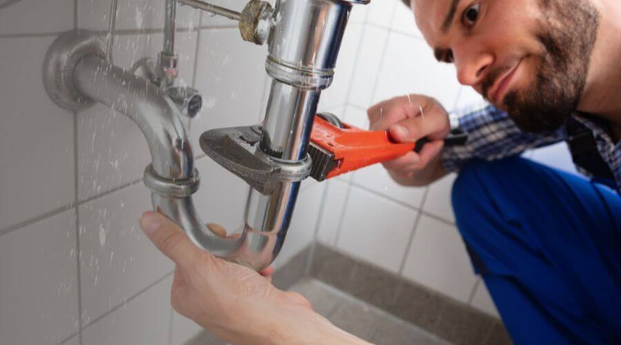 Expert burst pipe repair services in Salemburg, NC